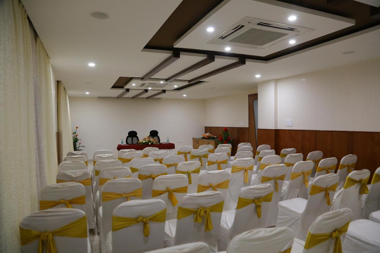 Hotel U.T.Elegance Bangalore Exterior photo