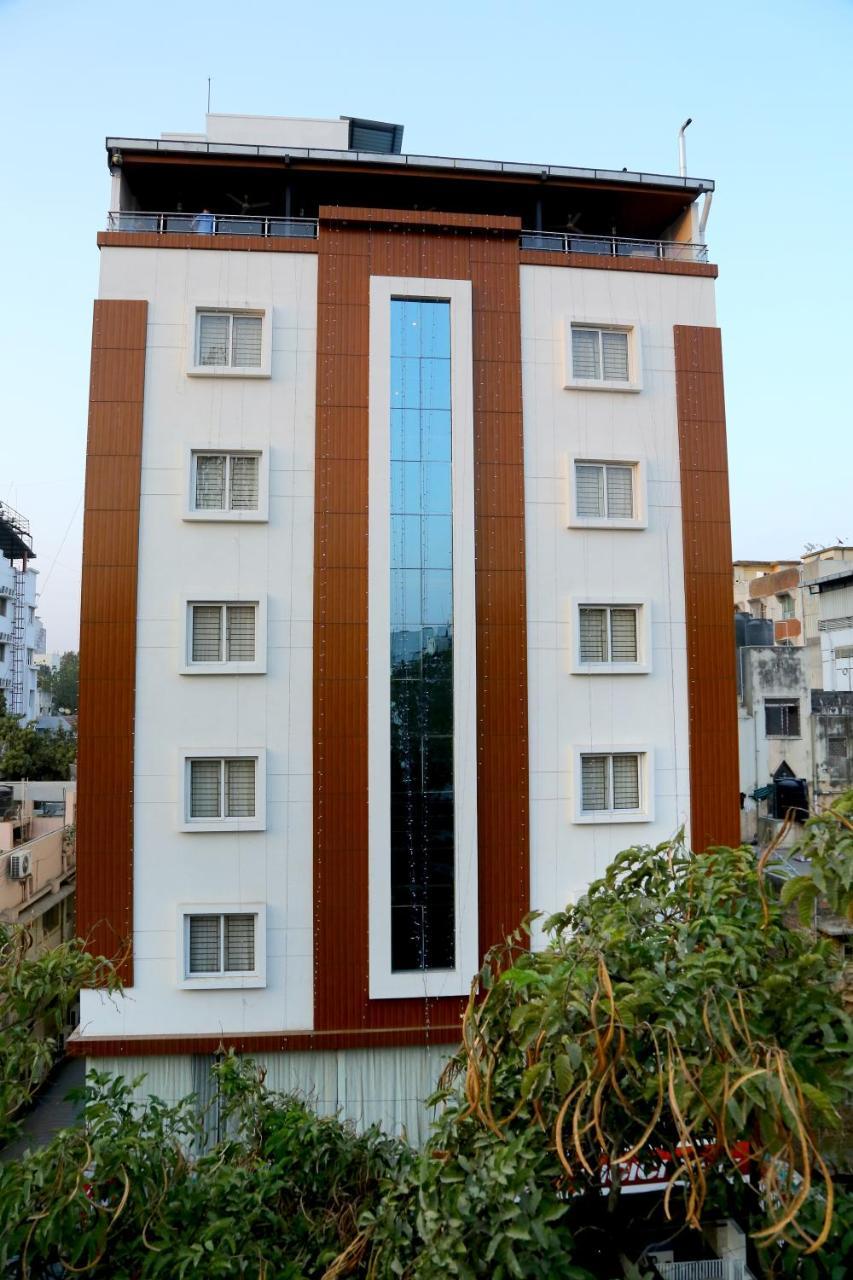 Hotel U.T.Elegance Bangalore Exterior photo
