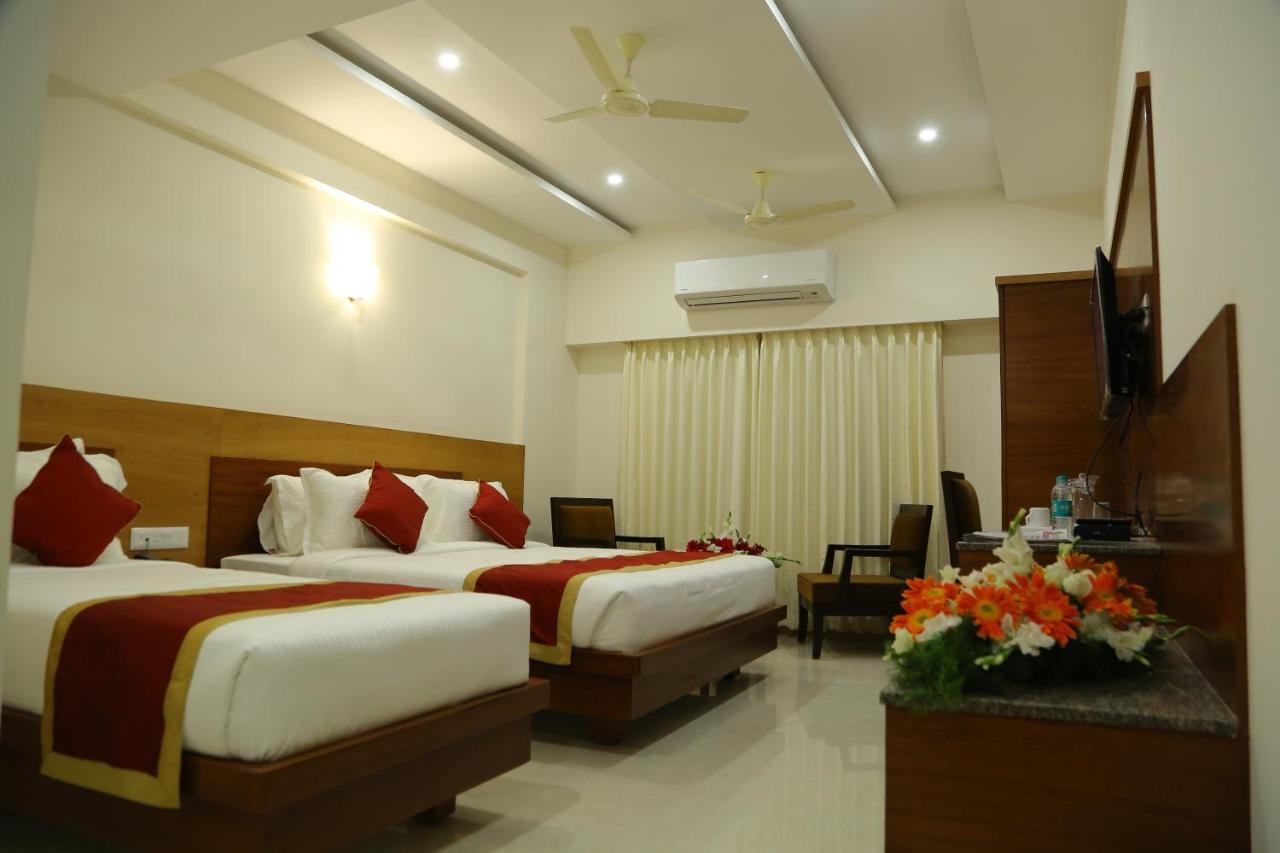 Hotel U.T.Elegance Bangalore Exterior photo