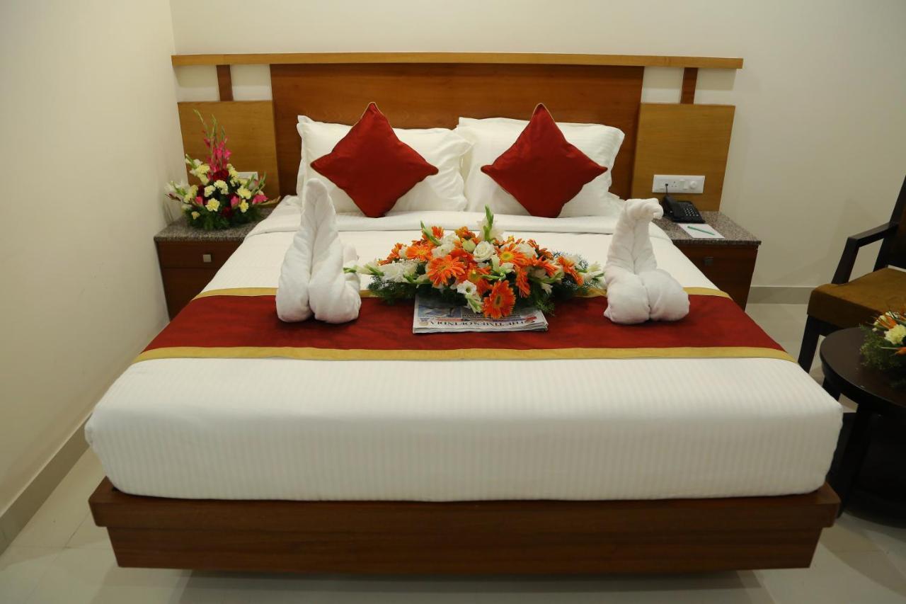 Hotel U.T.Elegance Bangalore Exterior photo